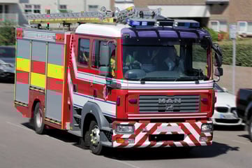 fire-truck-4775434_1280-blur